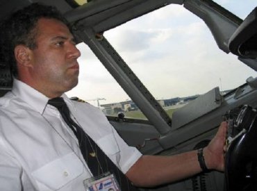 Pilotul Adrian Iovan ar fi cerut amânarea zborului, după identificarea unor probleme tehnice la avion
