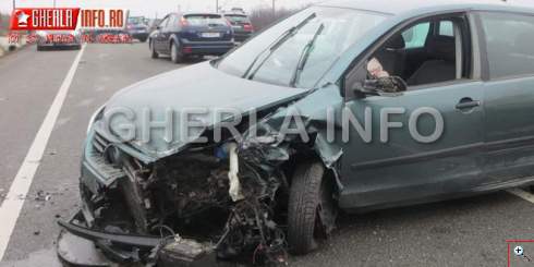  ACCIDENT ÎN LANŢ la Cluj: 5 maşini avariate şi O PERSOANĂ RĂNITĂ 