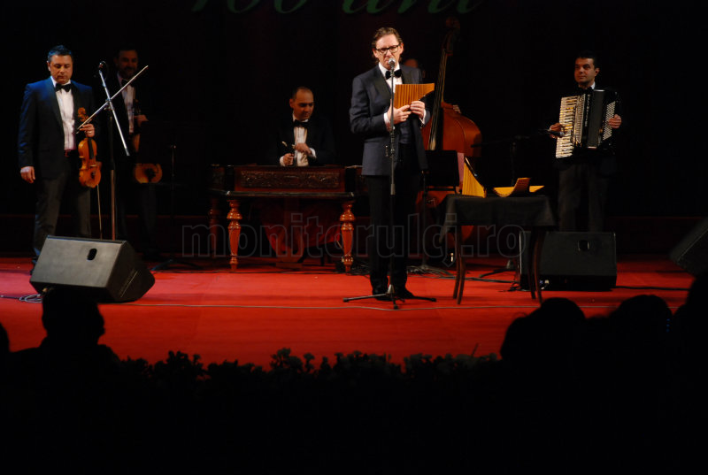 Recital concert Nicolae Voiculeţ şi orchestra sa. Balul Operei. Foto: Otilia Mureşan