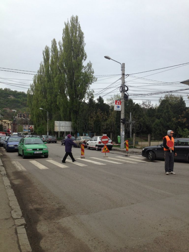 Circulația în cartierul Grigorescu este îngreunată din cauza unor lucrări neanunţate de modernizare a drumului 