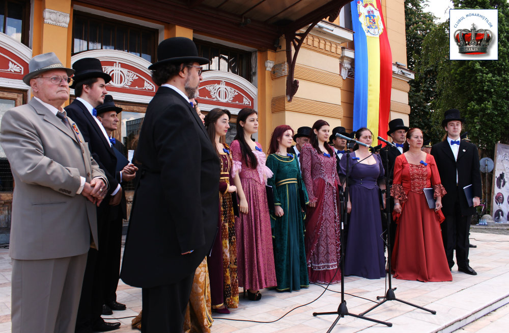 Peste 1000 de monarhiști din mai multe regiuni ale țării au serbat la, Cluj-Napoca, Ziua Regelui