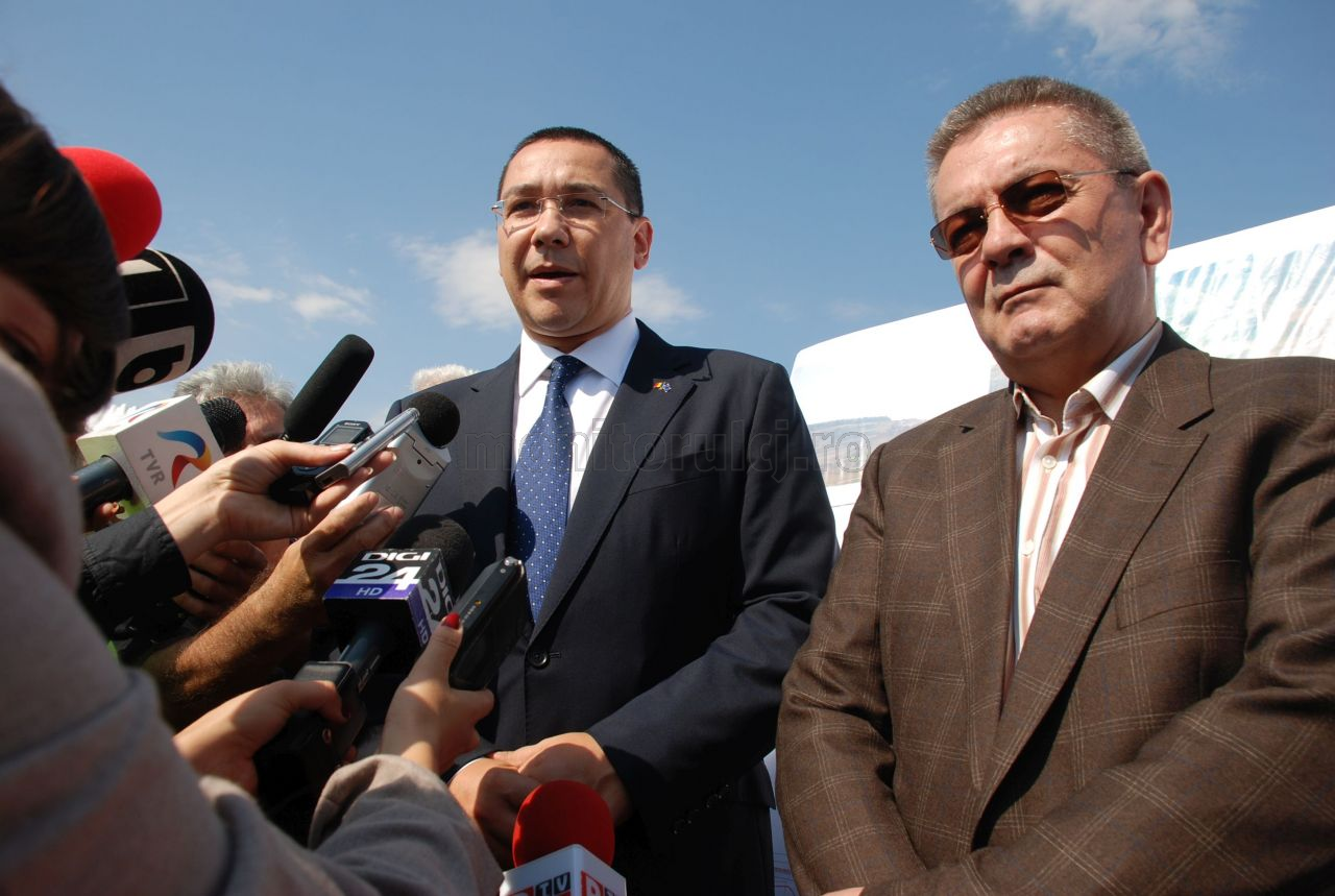 Victor Ponta şi Ioan Rus, în vizită pe șantierul tronsonului de autostradă de la Gilău la Nădășel din judeţul Cluj 