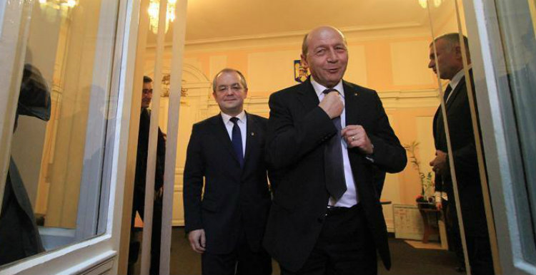 Va accepta Boc propunerea lui Băsescu de a crea un nou partid?
