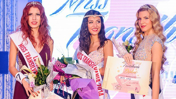primele trei clasate în competiția Miss Transilvania 2014