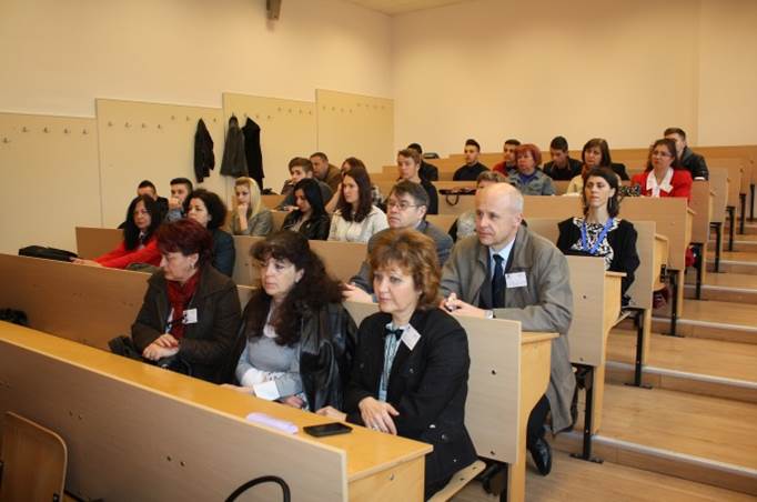 100 de profesori din Cluj îi învață pe elevi secretele orientării în spațiu