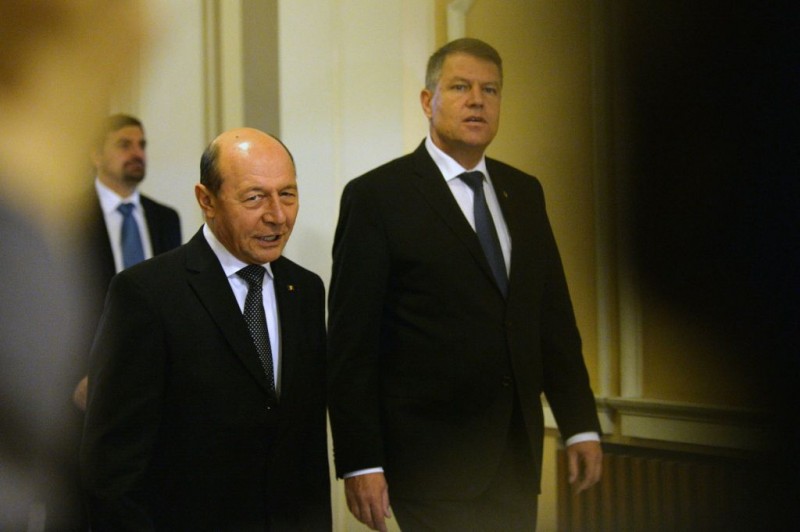 Preşedintele ales, Klaus Iohannis, şi preşedintele Traian Băsescu au avut o întâlnire la Palatul Cotroceni