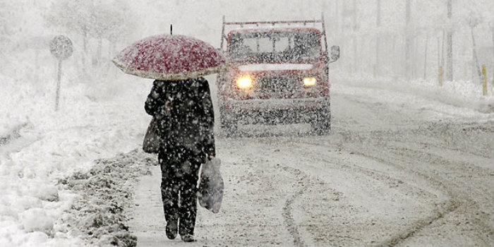 Iarna a pus stăpânire pe toată Europa. Drumuri blocate şi decese din cauza frigului