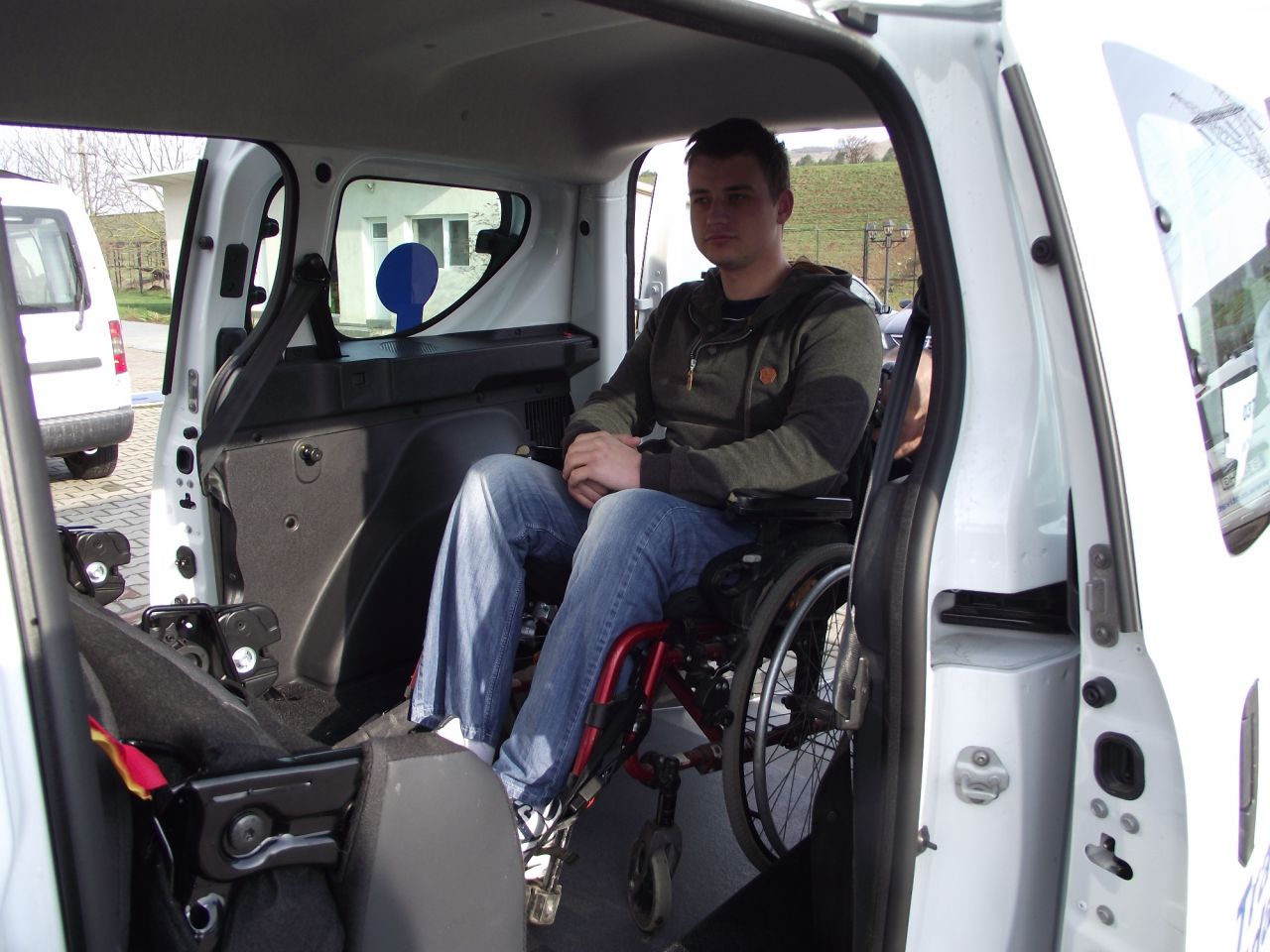 Transport special pentru persoane cu dizabilităţi