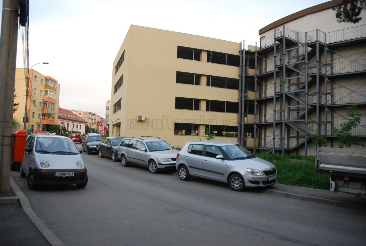 Parking strada Fabricii de Zahăr