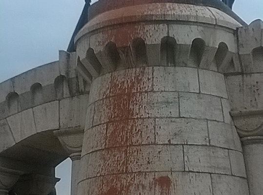 Vinovații în cazul vandalizării statuii, de negăsit, după o săptămână 