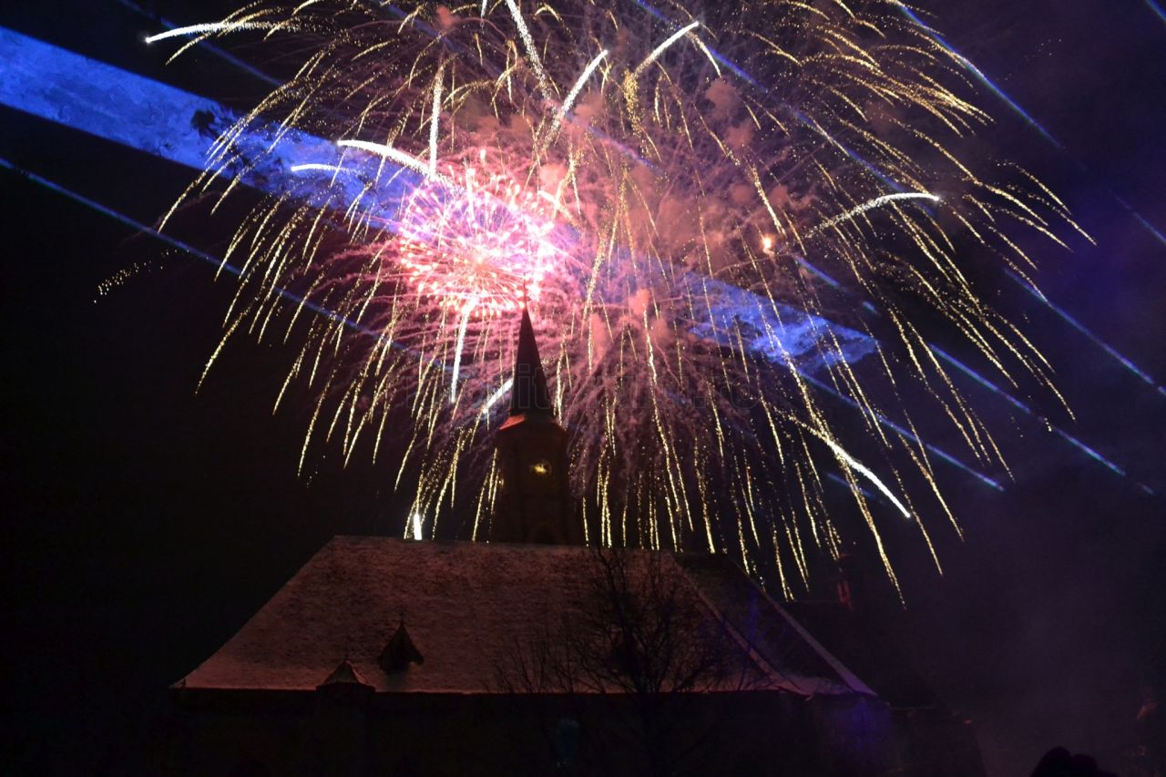 Concerte și artificii de Revelion, în Piața Unirii