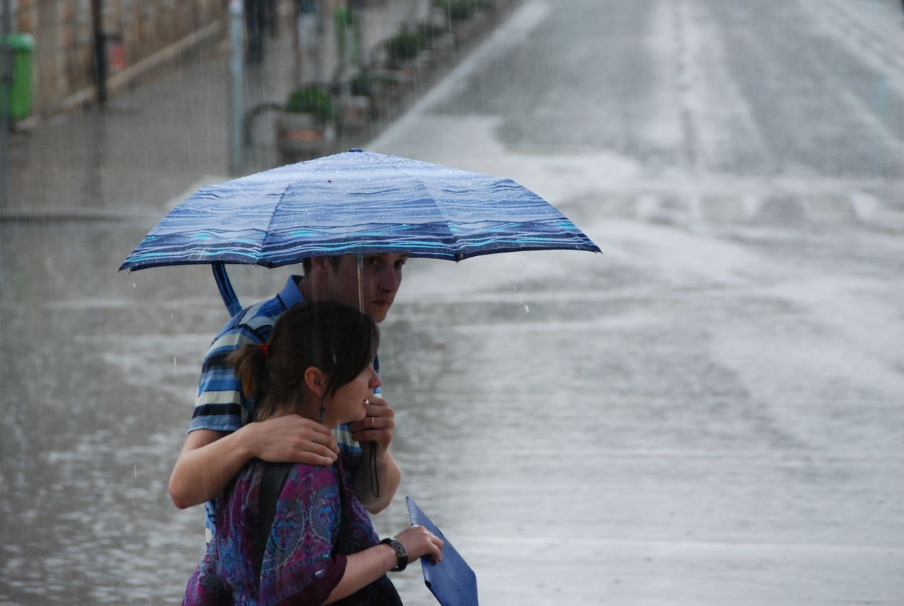 COD GALBEN de ploi torențiale și vijelii, în județul Cluj