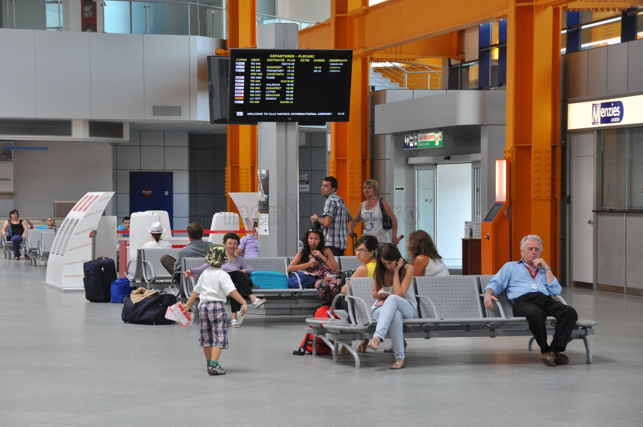 Destinațiile internaționale alese de pe Aeroportul Internațional "Avram Iancu" Cluj  în prima jumătate a anului 2016 au fost Istanbul, Barcelona, Basel-Mulhouse-Freiburg, Dublin și Izmir.