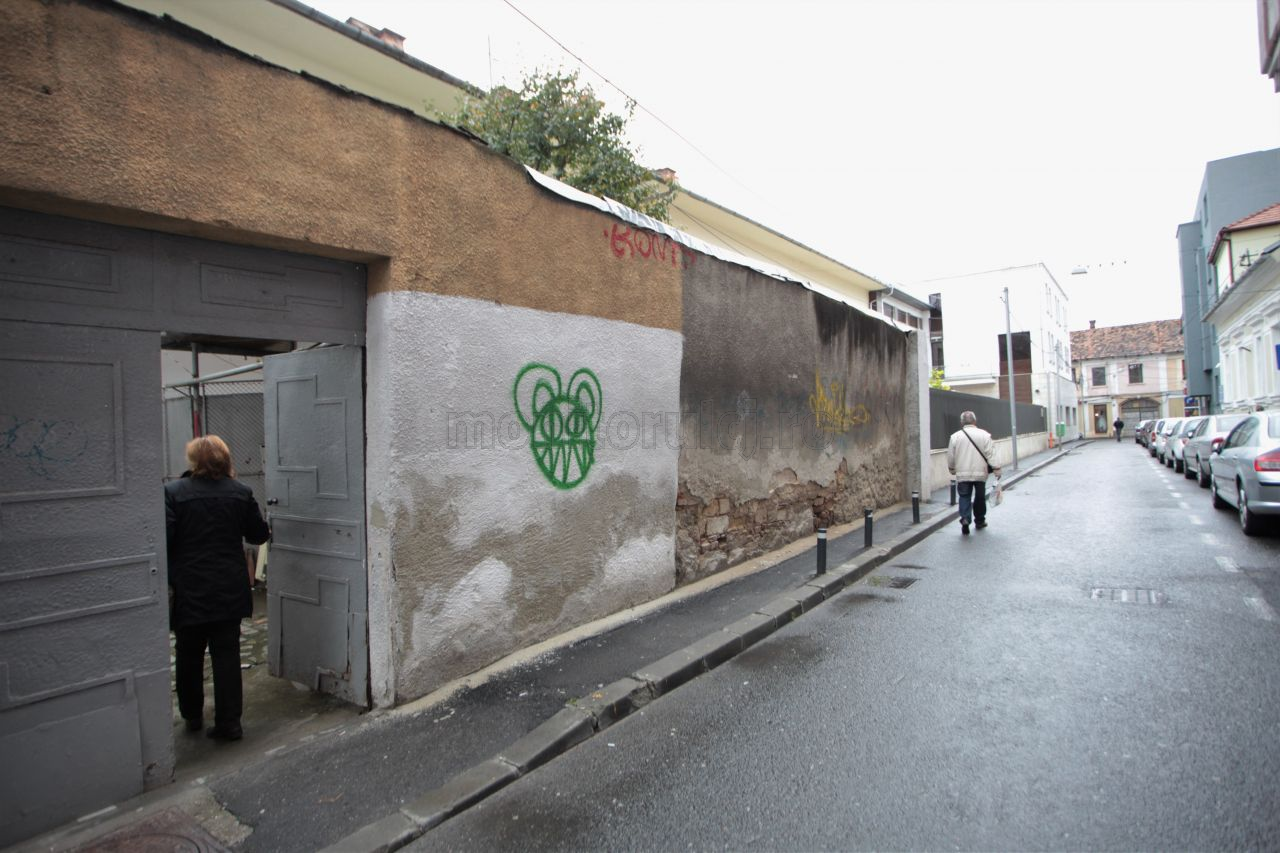 Zid deteriorat pe strada St. O. Iosif. Foto Saul Pop