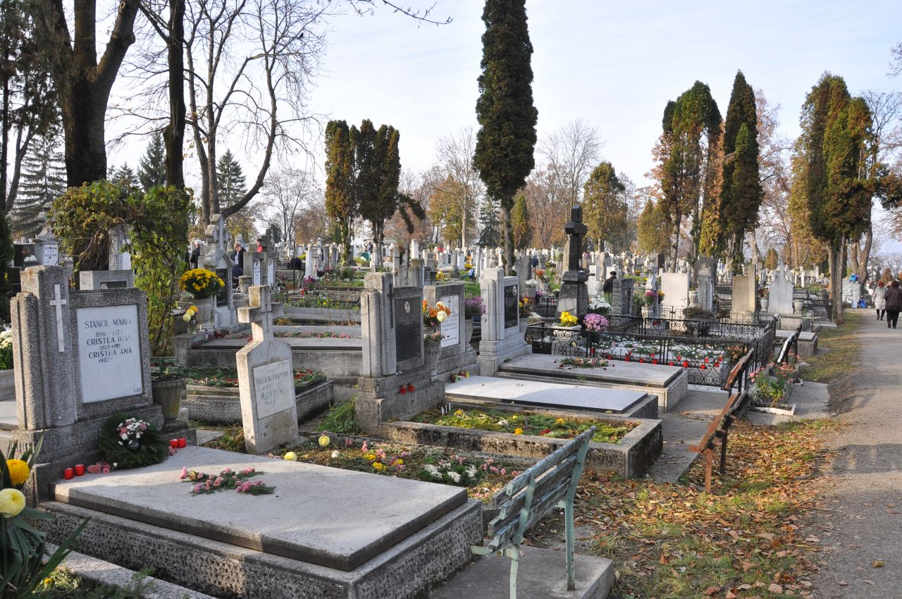 Cimitirul Central, “reînviat” cu tururi ghidate şi concert de operă