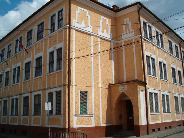 Clădirea liceului Apáczai Csere János din centrul Clujului. FOTO wikiwand