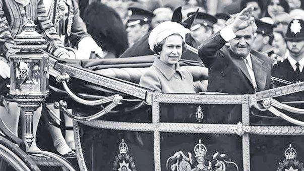 Nicolae Ceausescu vizita regina Angliei