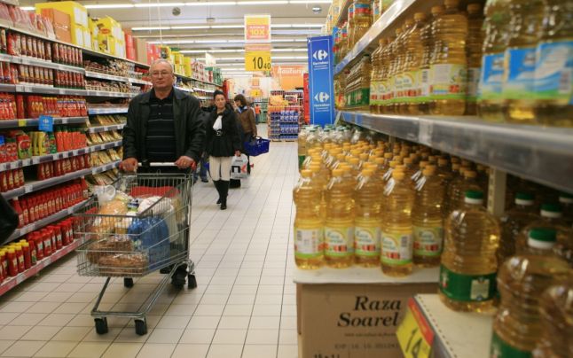 Două treimi din cheltuielile românilor se duc pe alimente. Care sunt produsele cele mai apreciate în România.