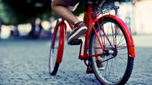Deplasarea cu bicicleta la locul de muncă scade cu 45% riscul de cancer și cu 46% pe cel de boli de inimă (