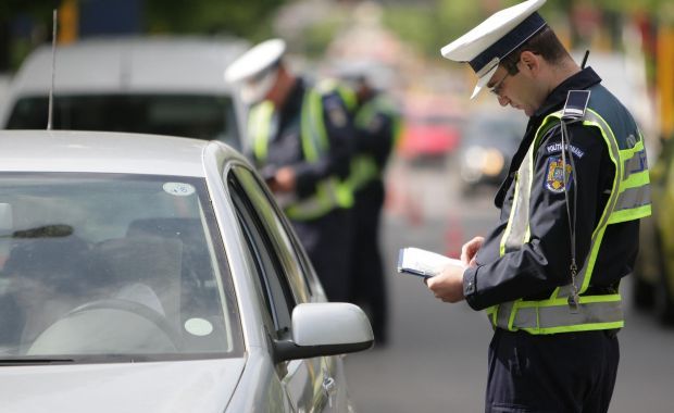 Proiect: Şoferii cărora li se suspendă permisul să aleagă dacă vor folosi dovada timp de 15 zile