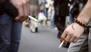O treime dintre români sunt fumători 