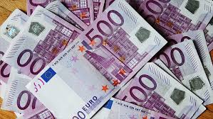 Euro a virat spre 4,6 lei