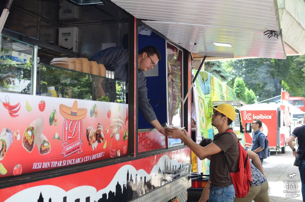 Comercianții de la Street Food Festival între acuzațiile în legătură cu neacordarea bonului fiscal și scandalul cu Primăria pentru autorizații 