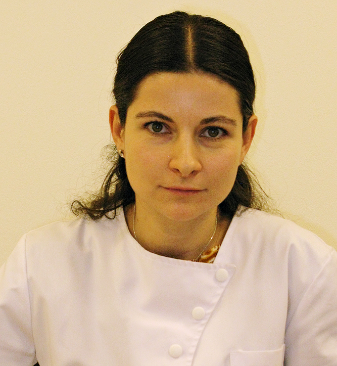 Dr, Iulia Diaconescu  