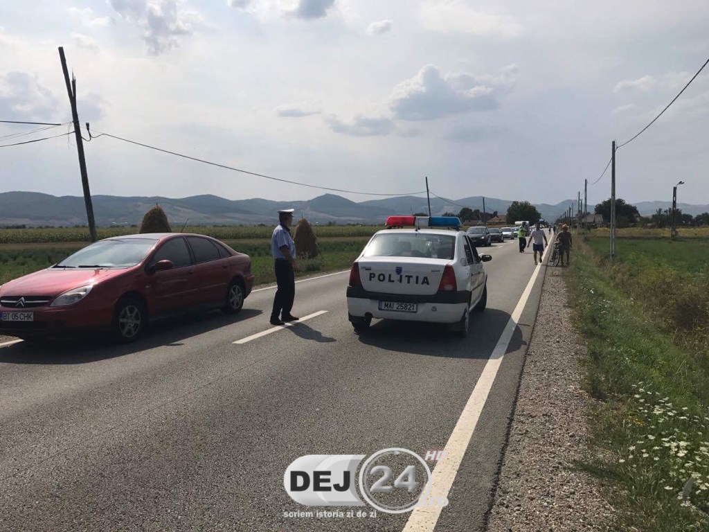 ACCIDENT în Cășeiu. Biciclist RĂNIT GRAV după ce a fost lovit de o mașină  sursa foto dej24.ro