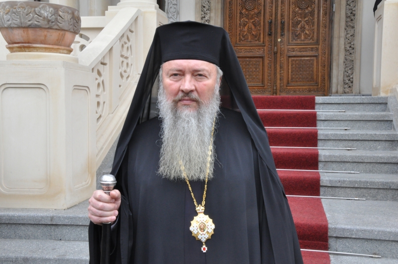 Mitropolitul Clujului susţine că derapajele preoţilor ”nu înseamnă că Biserica este mai puţin sfântă”