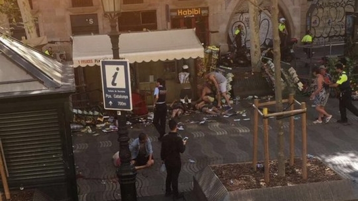 Atentat la Barcelona. Presa locală anunță cel puțin 13 morți.   sursa foto romaniatv.net