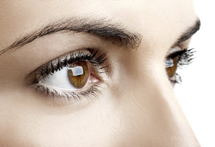 OMS: 25% din cazurile de cataractă pot fi cauzate de expunerea la UV. Anual 3,2 milioane de oameni îşi pierd vederea din cauza radiaţiilor
