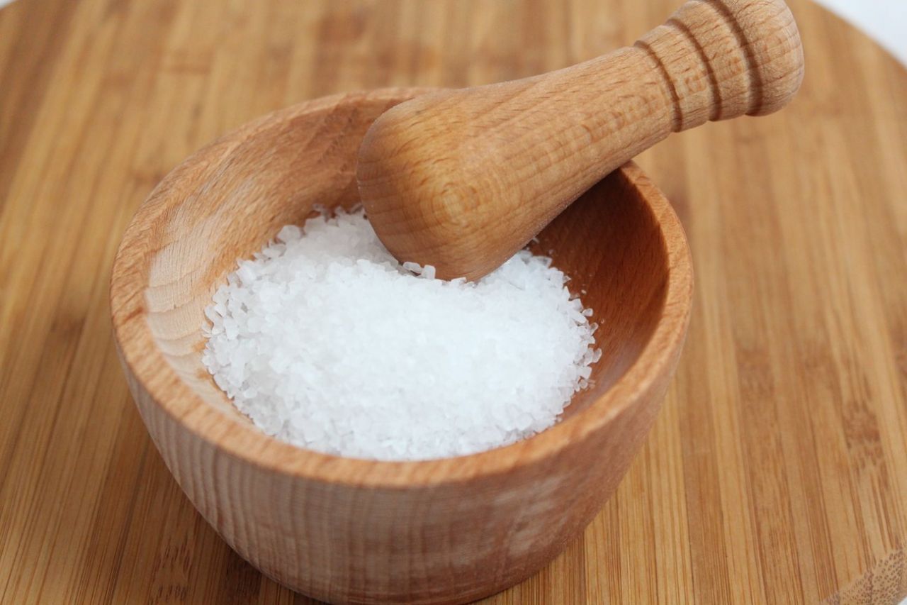 Consumul ridicat de sare, asociat cu un risc dublu de insuficiență cardiacă 
