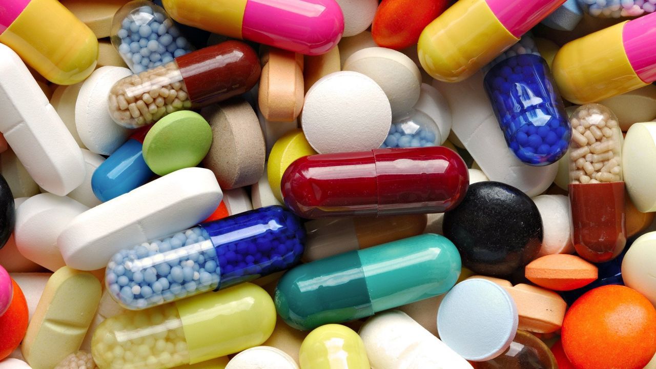 Producătorii de medicamente avertizează: Sute de medicamente generice ieftine pot dispărea 