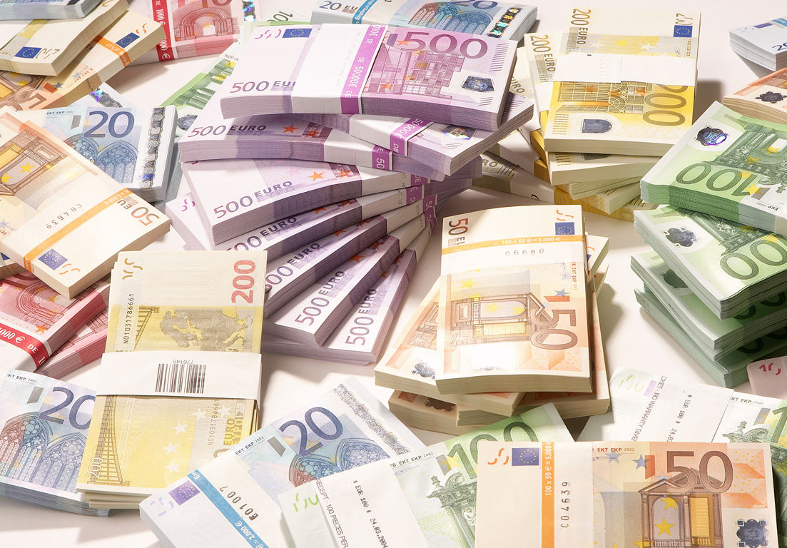 Revoluția lovește din nou: Euro la un nou maxim istoric