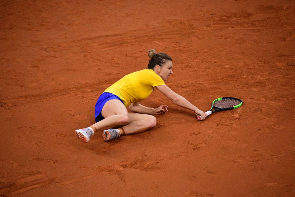 Simona Halep, la pământ în meciul cu Franța din Fed Cup