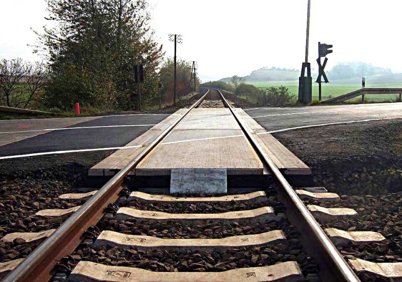 Regionala CFR Cluj pune la bătaie 4,7 mil. € pentru modernizarea trecerilor la nivel cu cale ferată, sursă foto: Portal Feroviar
