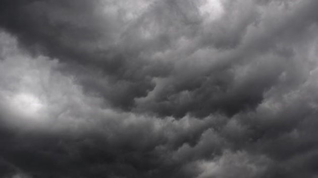 Vremea rea își instalează cortul la Cluj: furtuni și grindină începând de sâmbătă