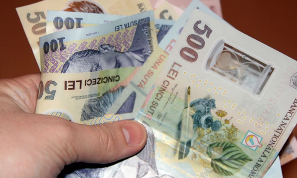 ANALIZĂ Euro a revenit sub pragul de 4,73 lei, în ciuda opunerii lui Iohannis privind remanierea