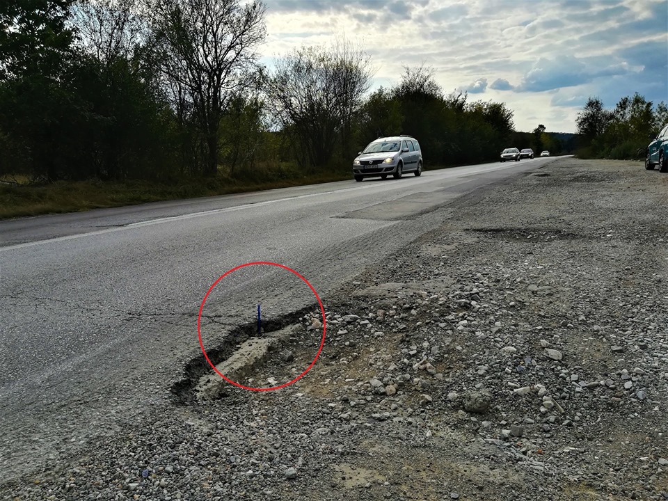 CNAIR măsoară cu pixul crăpăturile „autostrăzii-muzeu”, șoferii își distrug mașinile în craterele drumului ocolitor