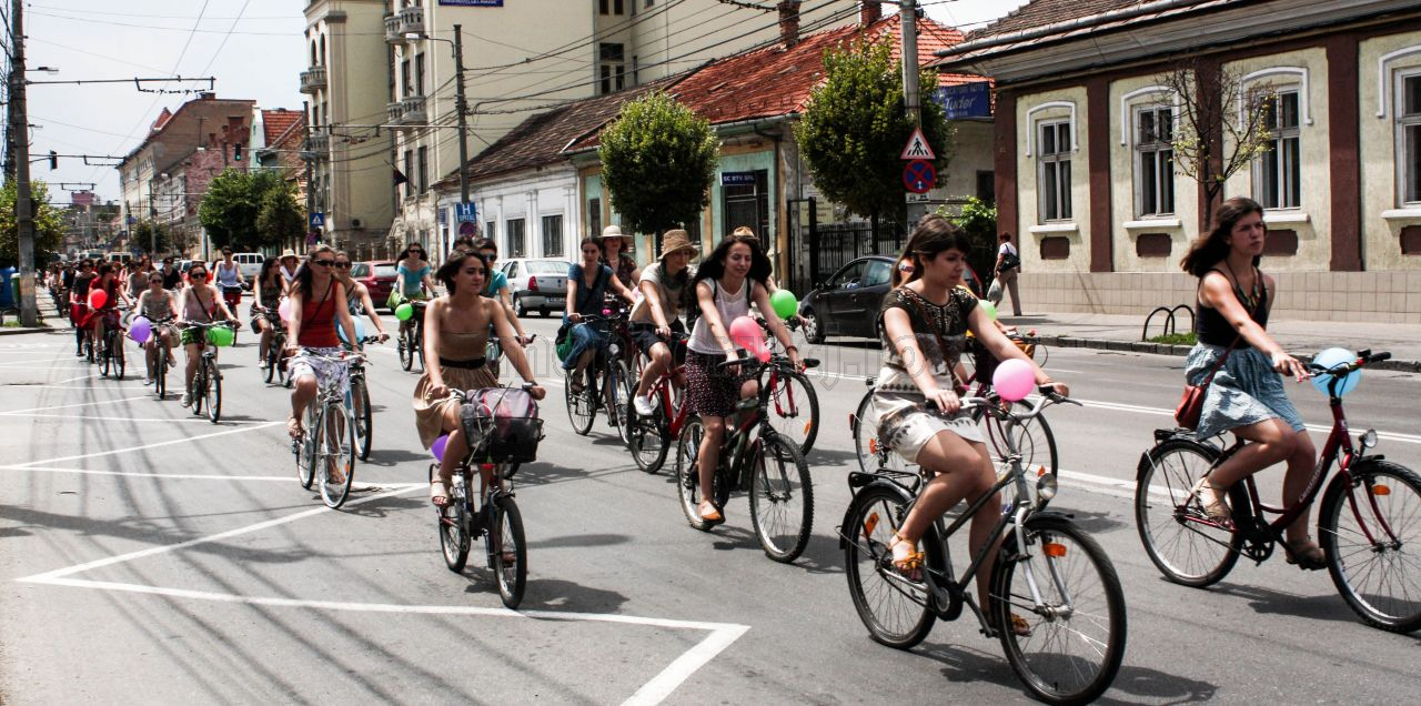 VeloChic Cluj 2019 se apropie! Promenada elegantă de toamnă a biciclistelor clujence