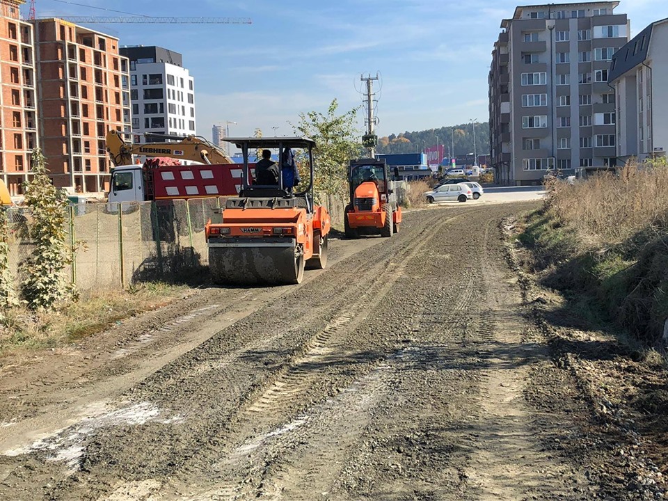 Au intrat buldozerele pe Răzoare. Șulea se laudă cu o „intervenție ecologică”, în „premieră națională”, sursă foto: Facebook Horia Șulea