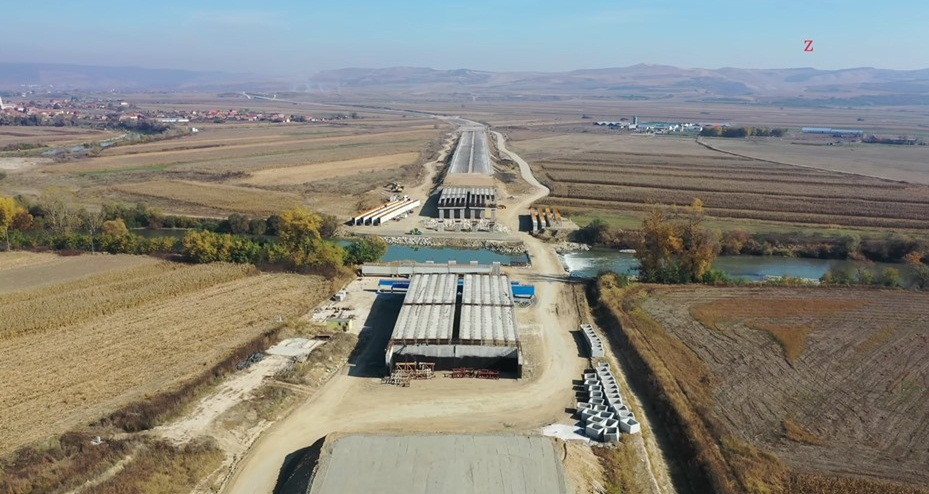 S-a tras frâna de mână pe Autostrada Sebeș-Turda: „Bătaia de joc la adresa cetățenilor continuă!”, sursă foto: Facebook Asociația Pro Infrastructură