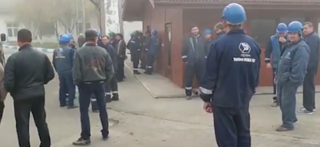 Grevă spontană la Salina Ocna Dej, zeci de mineri refuză să intre în subteran, sursă foto: captură video dejeanul.ro