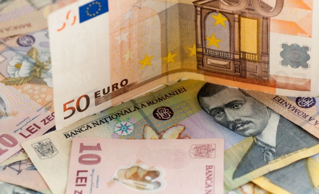 ANALIZĂ ECONOMICĂ Dolarul și francul elvețian au crescut, euro a stagnat