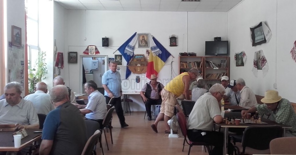 Pensionarii din Grigorescu cer un spațiu pentru socializare. Boc afirmă că e „tare preocupat” de acest subiect