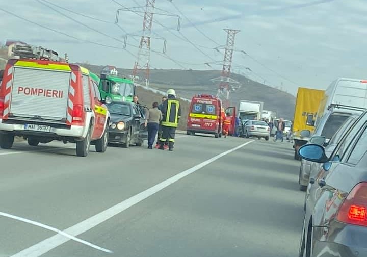 GRAV accident la ieșirea spre Apahida, patru mașini făcute praf, șapte victime, sursă foto: Facebook Info Trafic jud. Cluj