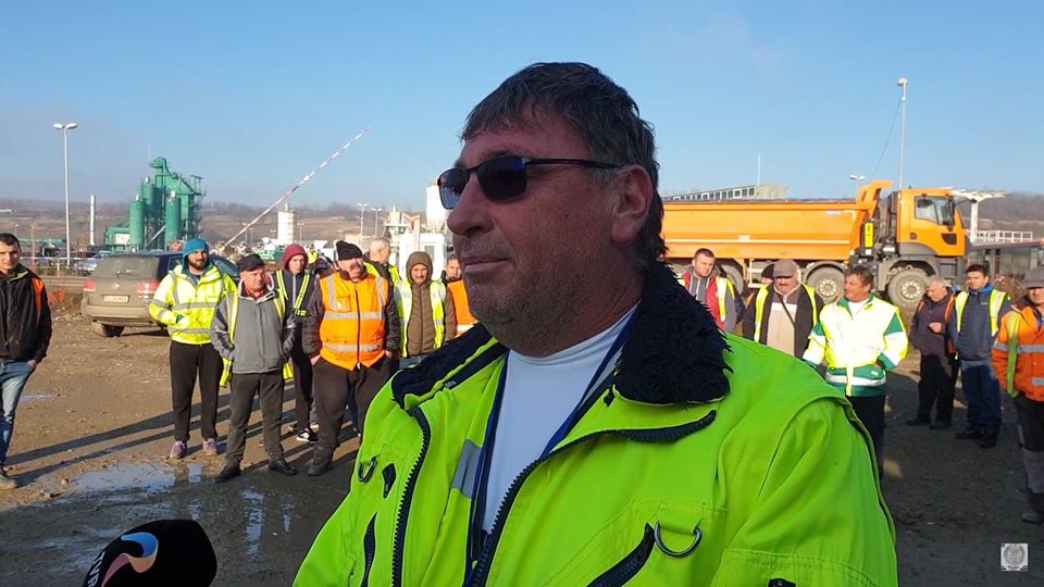 Apel la Guvernul Orban după protestul de pe lotul 2 al A10 Sebeș-Turda: „Să se implice de urgență!”, sursă foto: Facebook Asociația Pro Infrastructură