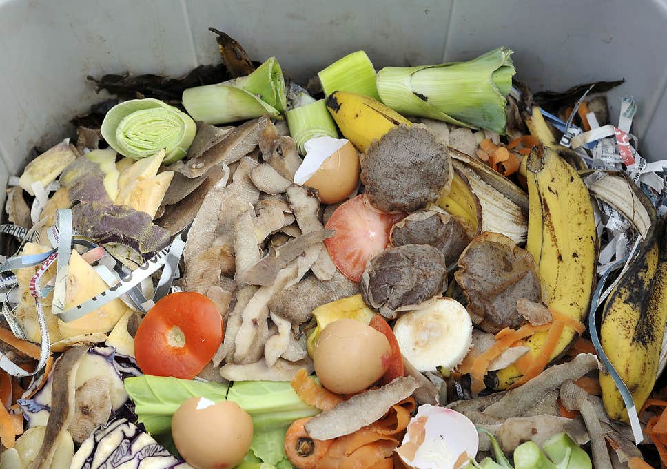 6.000 de tone de mâncare aruncate la gunoi ZILNIC în România: „E vorba de cum ne gospodărim!”