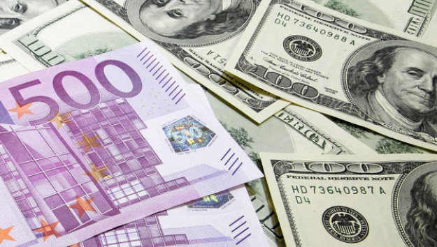 ANALIZĂ Euro a pierdut 0,2 bani în ultimele două zile, cursul dolarului a scăzut